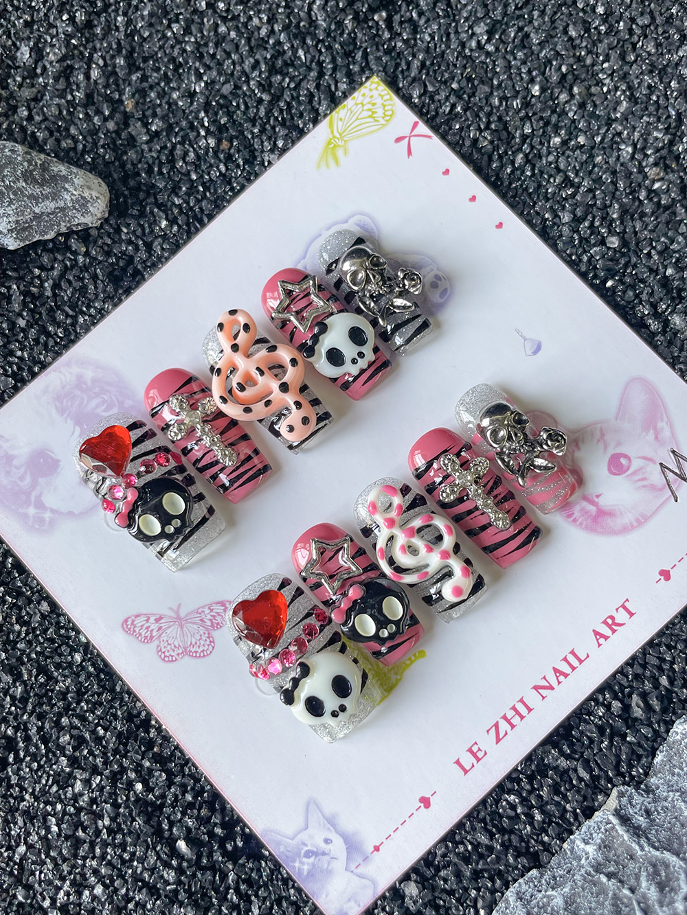 Y2K Hot Girl Skull Head Press  – Nail Art Zebra Design Bewertung und Preis