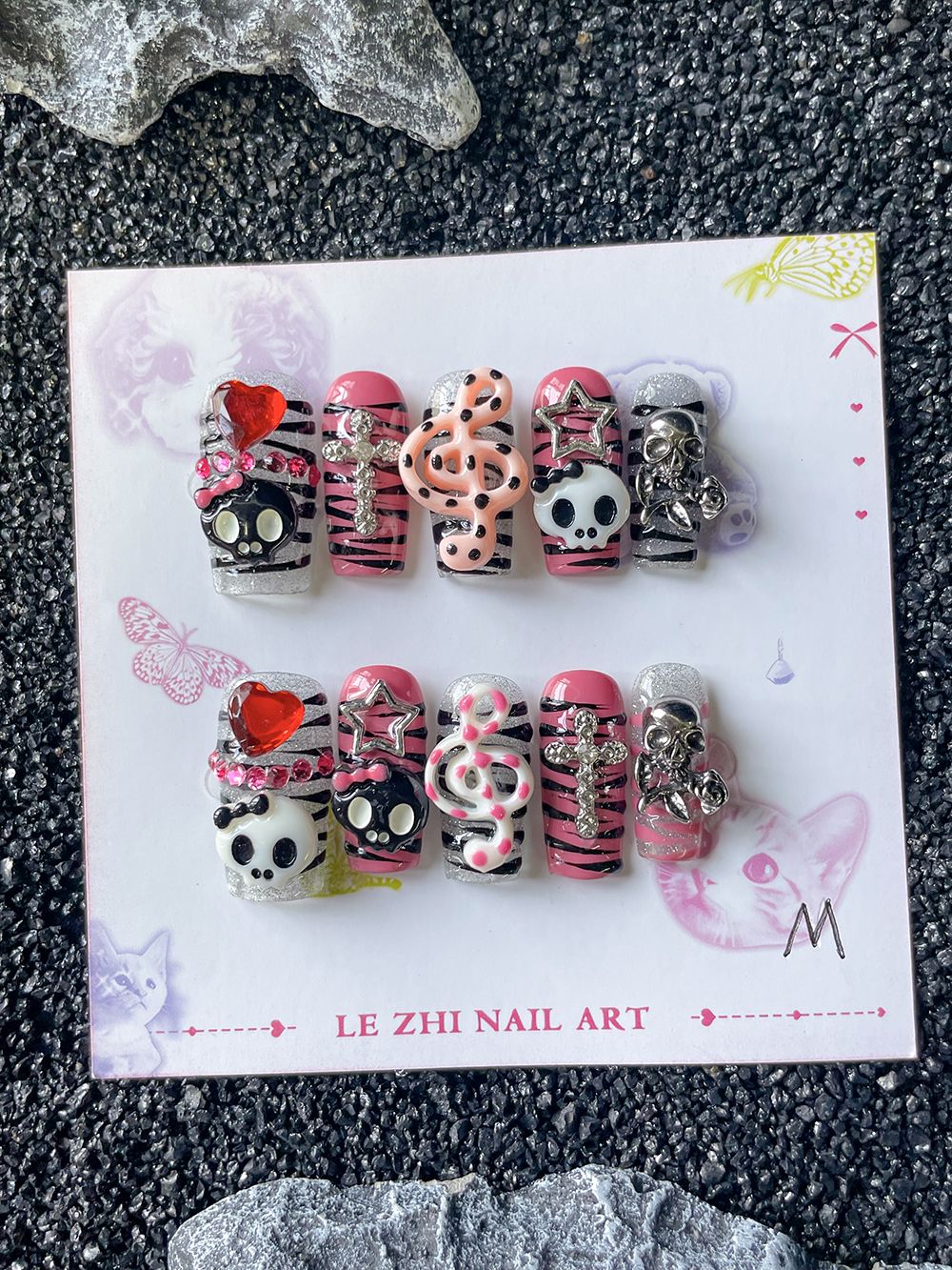 Y2K Hot Girl Skull Head Press  – Nail Art Zebra Design Bewertung und Preis